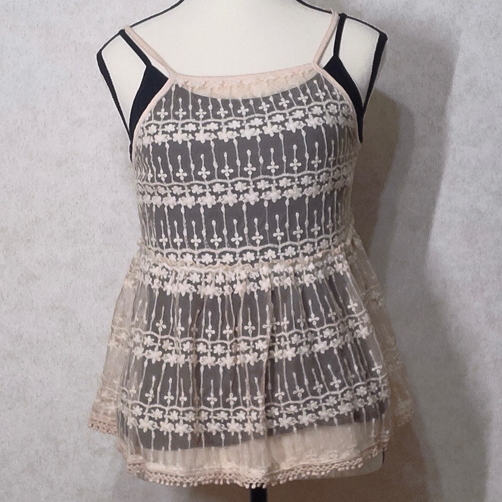 NWOT Pol Sheer Mesh Embroidered Pattern Cover Cami Top Size Small Peach Color - Picture 6 of 7